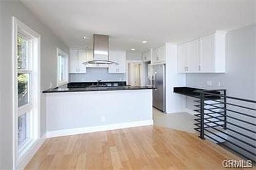 3rd image of 645 Glenneyre St APT B