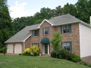 8020 Woodstone Dr, Hixson, TN 37343