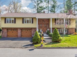 14 Windsor Rd, Montvale, NJ 07645