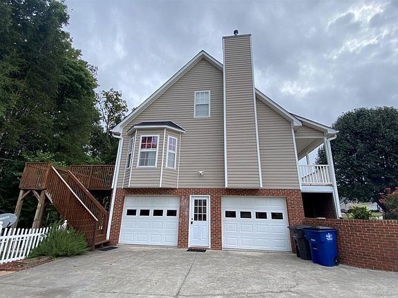 3rd image of 2837 Bridgeport Dr
