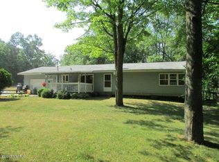 5927 Stringer Rd, Fruitport, MI 49415