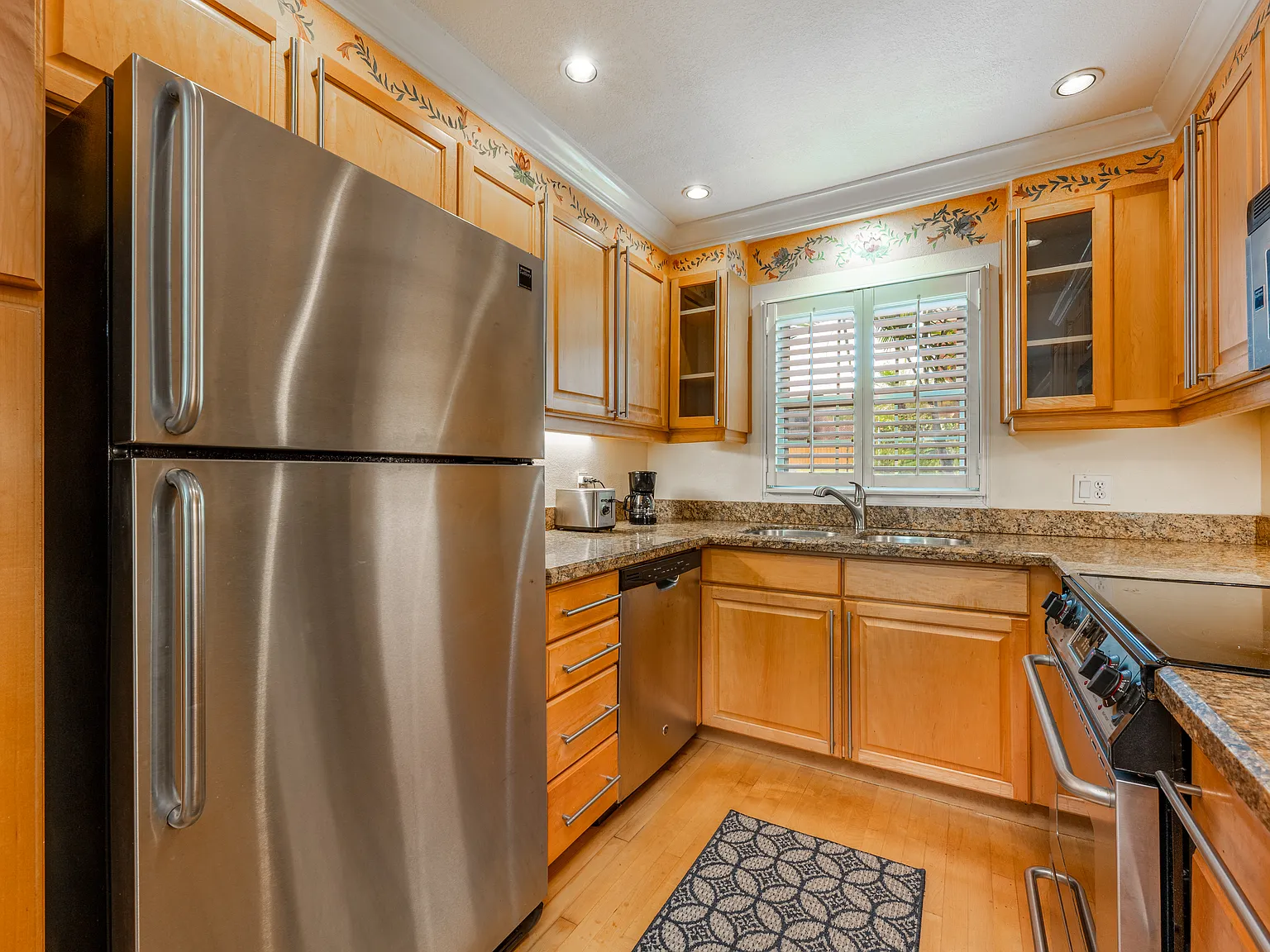 2 bed, 1.5 bath, 1248 sqft, $2,000 — Photo 2