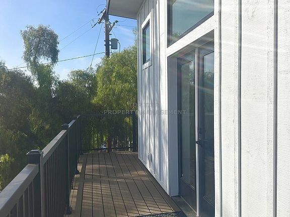 2nd image of 195 1/2 Mar Vista Dr