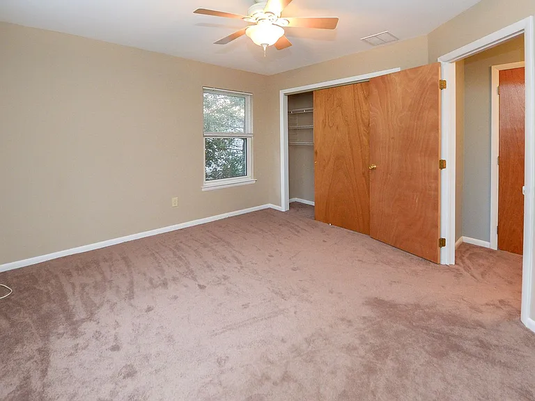 107 E Kings Hwy — Photo 15