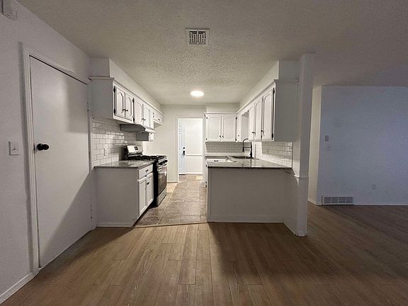 5th image of 7436 NW 6th Ter
