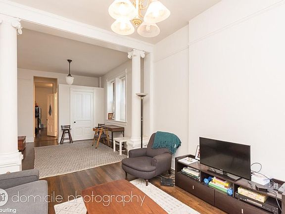 4th image of 1629 N Burling St #622