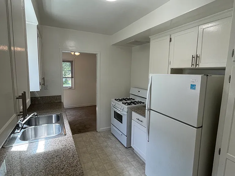 1826 Montana Ave #C — Photo 8