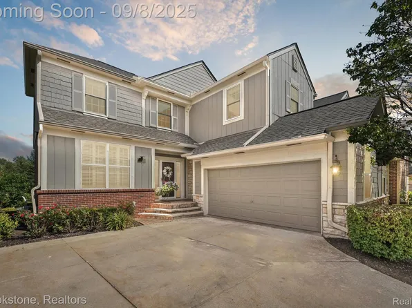3628 Winding Brook Cir, Rochester, MI 48309