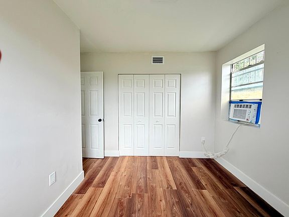 5th image of 4803 NW 33rd Ave