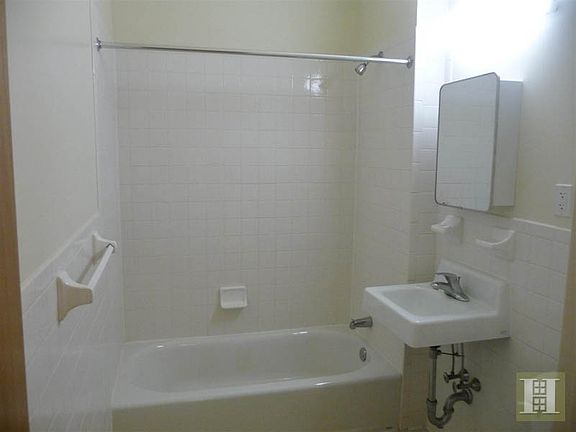 5th image of 603 Franklin Ave APT 1A