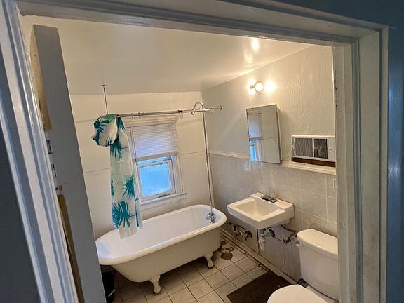 5th image of 2665 E 115th St #3