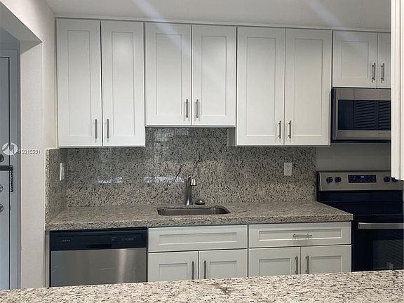 4th image of 210 Lakeview Dr APT 303