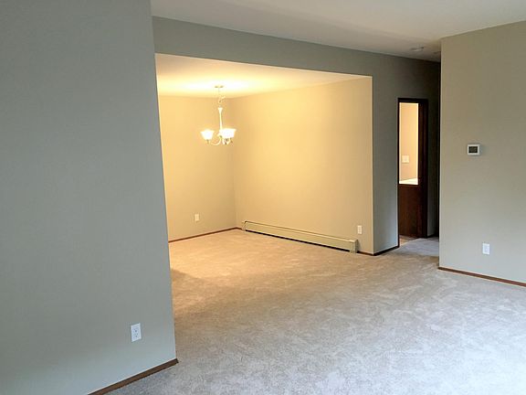 5th image of 213 4th St S APT 2