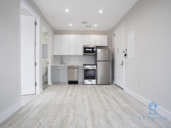 2nd image of 948 Bergen St #4A