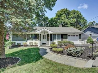 773 Warren Ave, Thornwood, NY 10594