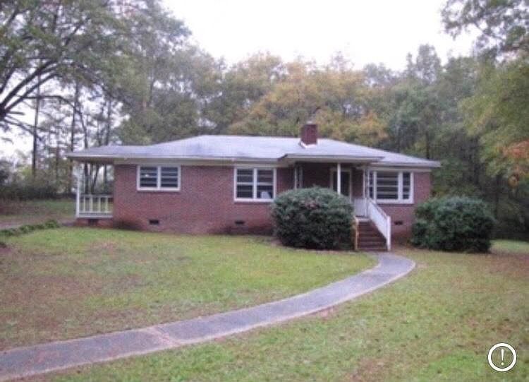1st image of 229 Woodman Ave