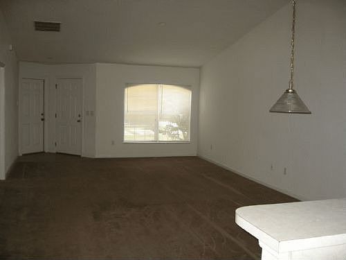 4th image of 20 Plateau Ln