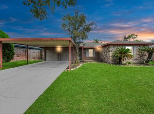 1110 E Brown Ln, Deer Park, TX 77536