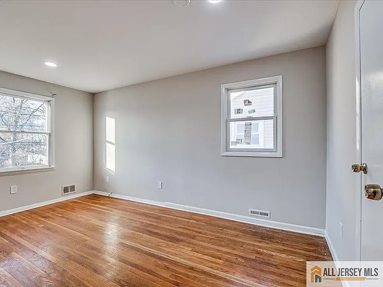 11 Hyde Ave — Photo 15