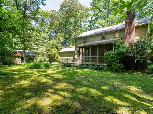 27 Rosebay Dr, Ashland, MA 01721