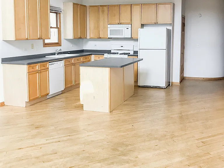 2653 N Wayne Ave #3 — Photo 4