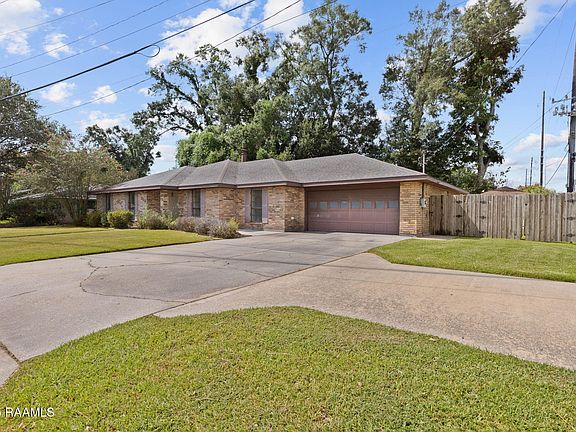 2nd image of 110 Robert Lee Cir