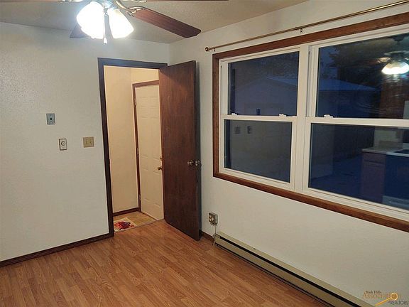 4th image of 5901 W Elmwood Dr