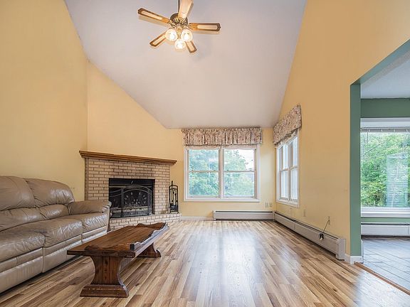 5th image of 6 Moon Brook Drive