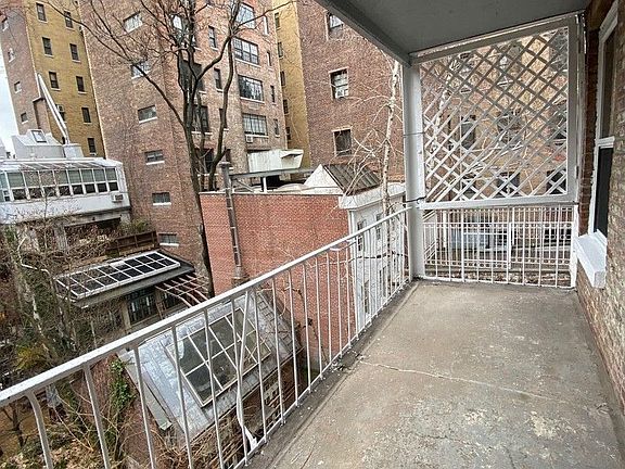 4th image of 54 W 10th St #7