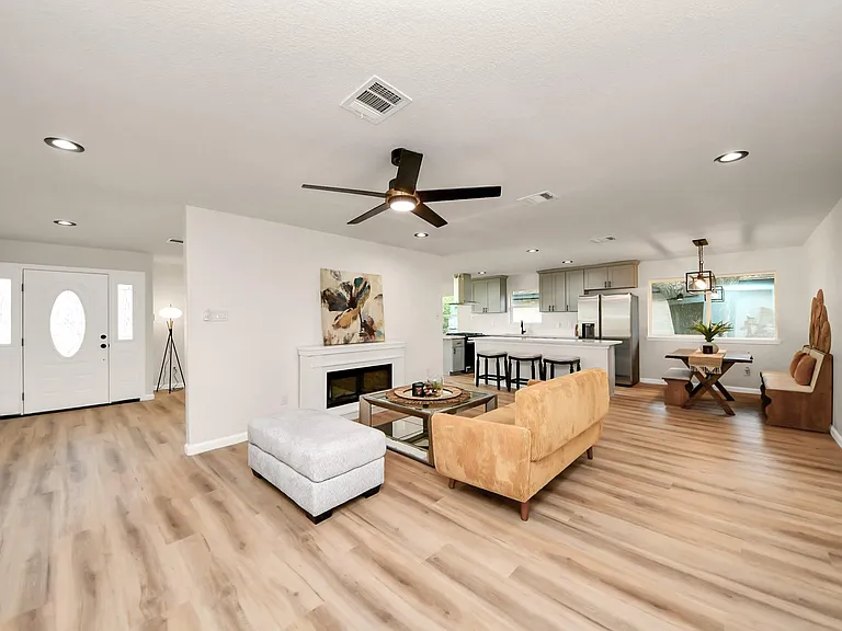 2407 Crestdale Dr — Photo 19