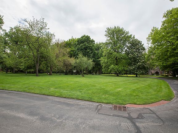 3rd image of 15 E. Hanna Lane