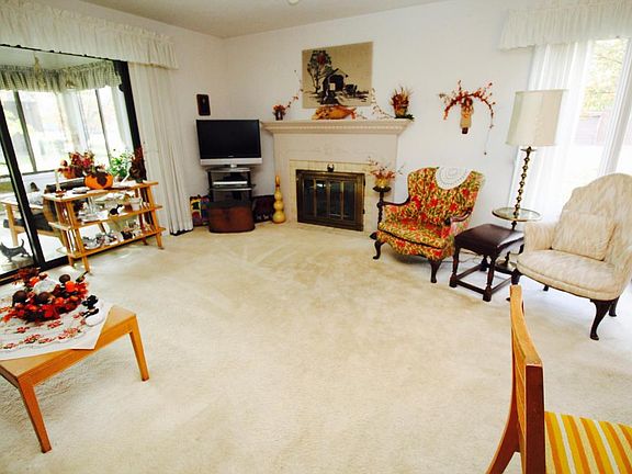 4th image of 298 Chatham Ave