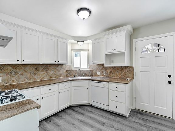2nd image of 2433-2435 S Baldwin Ave #B