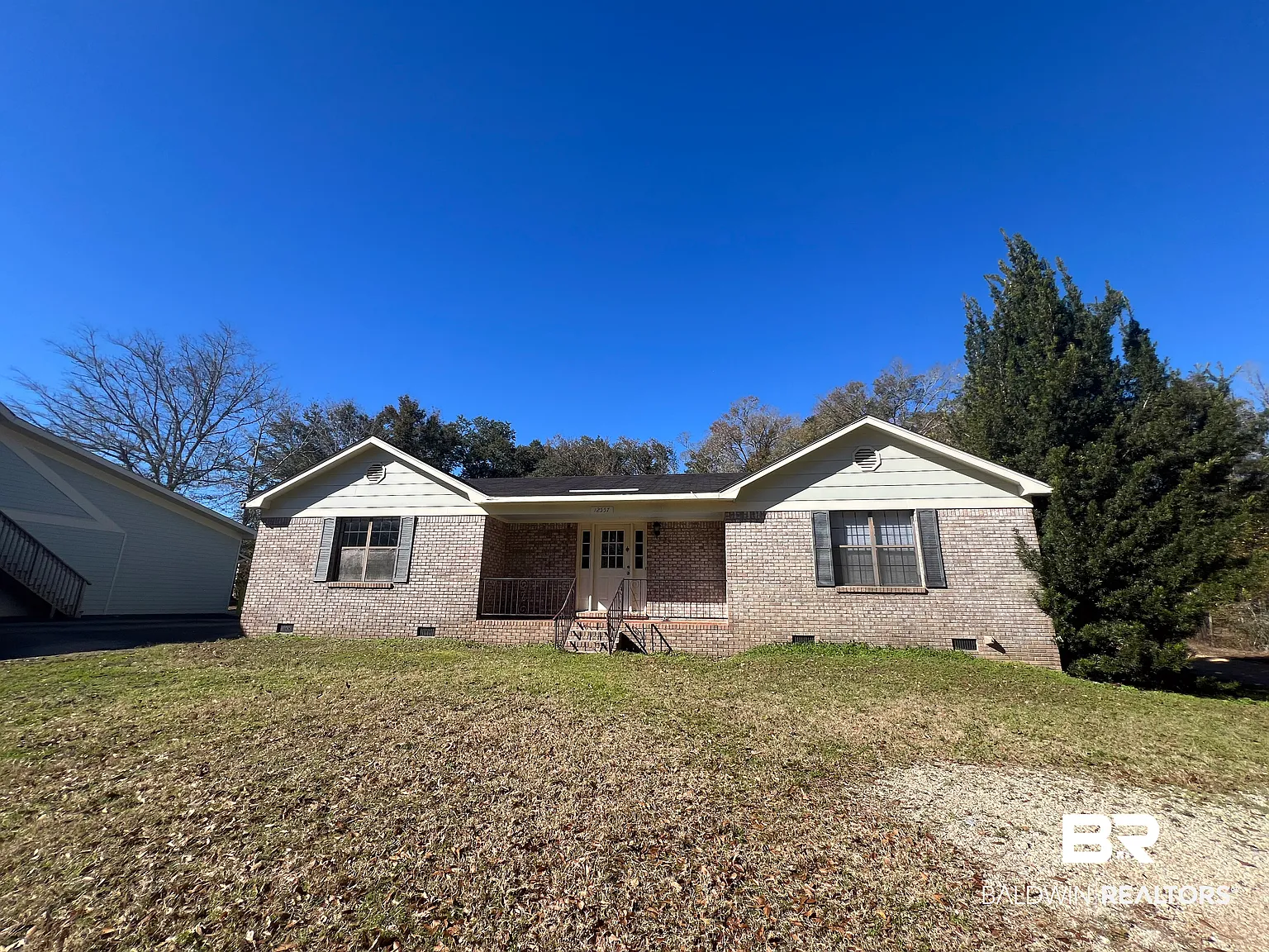 3 bed, 2.0 bath, 1637 sqft, $1,900 — Photo 1