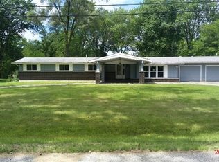 2007 Highwood Rd, McHenry, IL 60051