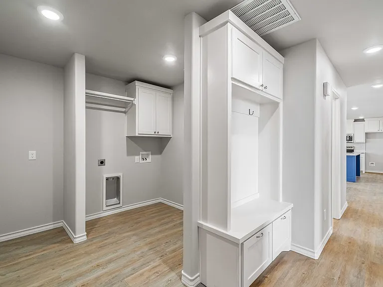8907 N County Road 3200 — Photo 17