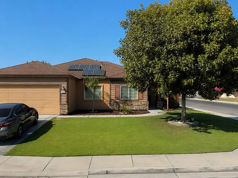 210 Calderdale Dr — Photo 1