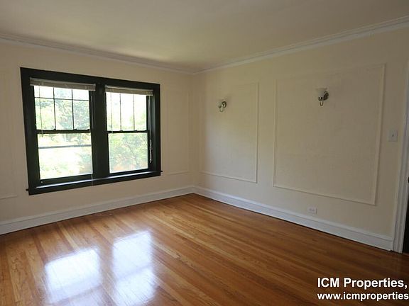 3rd image of 1956 W Wilson Ave #2G
