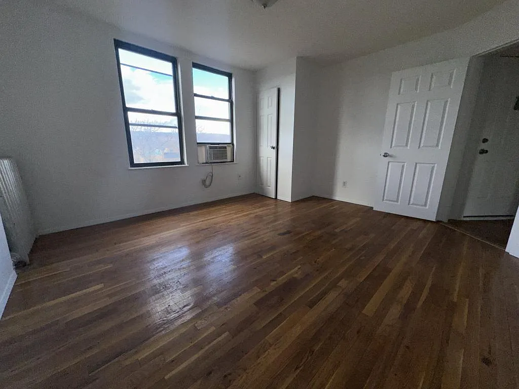 312 Woodworth Ave, apt-10 — Photo 2