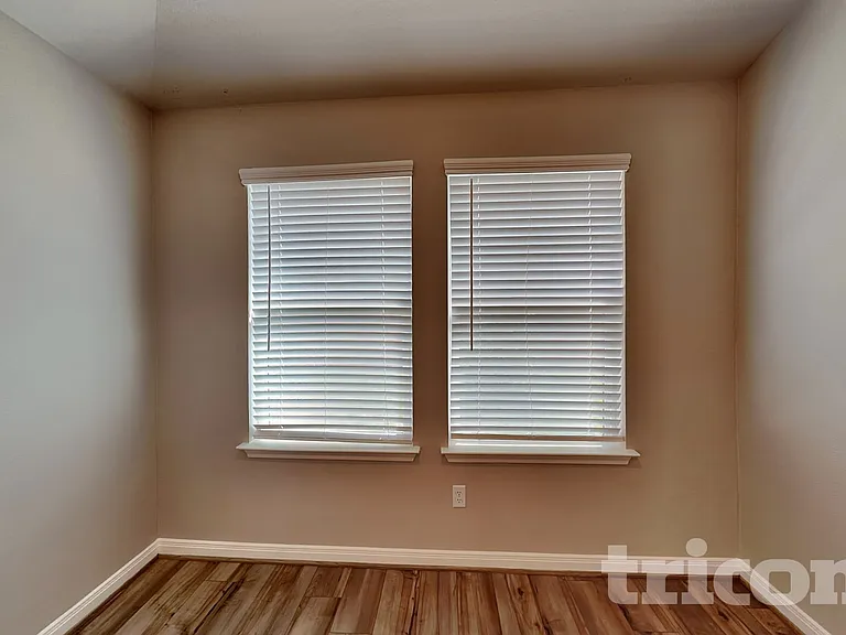 5816 Zoey Way — Photo 4