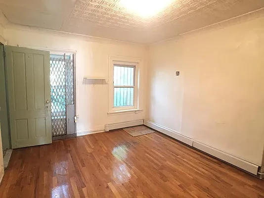 Rented by Evergreen Apartments BK | media 19