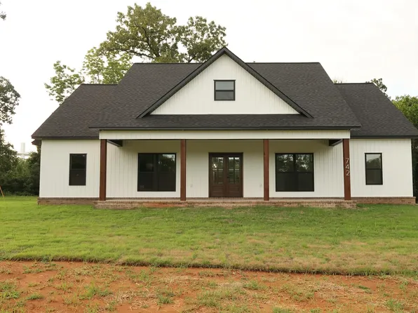 742 Ashland Rd, Ripley, MS 38663