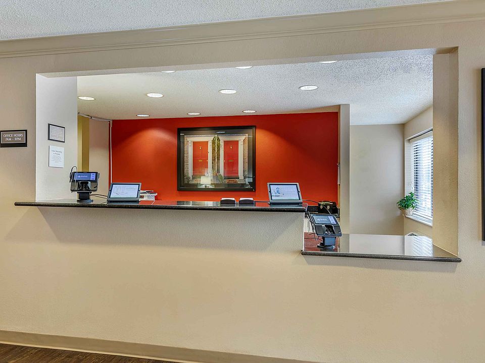 Lobby and Guest Check-in
