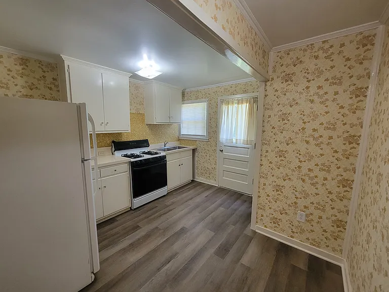 4030 E Whitney Ln — Photo 6