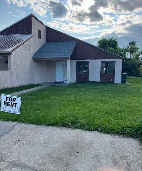 111 Kacy Ln — Photo 1