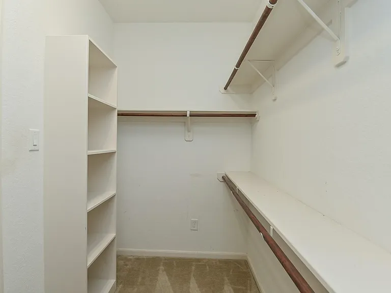 6026 Baileys Run Ln — Photo 23