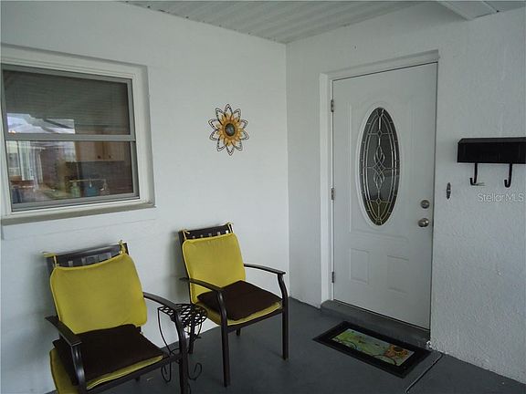 3rd image of 446 Cameo Dr