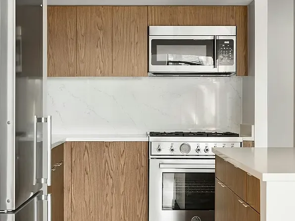 110 Horatio St, New York, NY