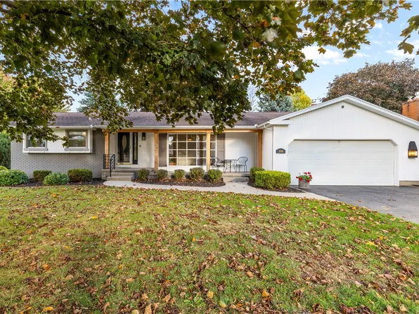 200 Sherri Ann Ln, Rochester, NY 14626