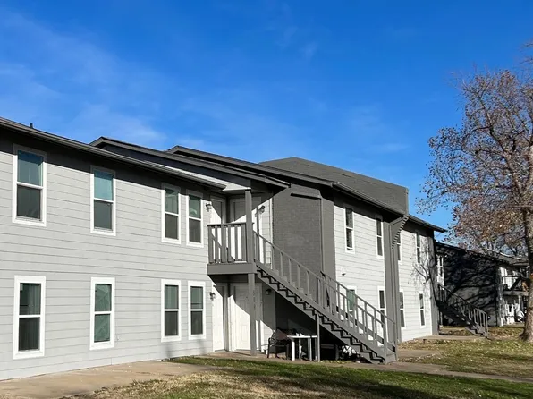 Beautiful remodeled 1 & 2 Bedrooms Available NOW!, 747 Village South Dr #230, Oklahoma City, OK 73139